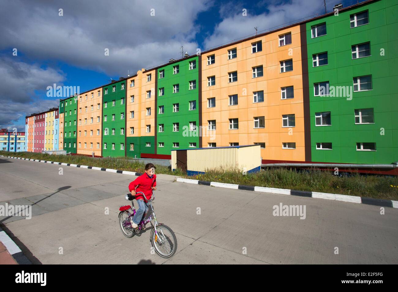 La Russie, la Tchoukotka, district autonome d'Anadyr, headtown du district, les bâtiments peints ou décorés avec des photos en couleur Banque D'Images
