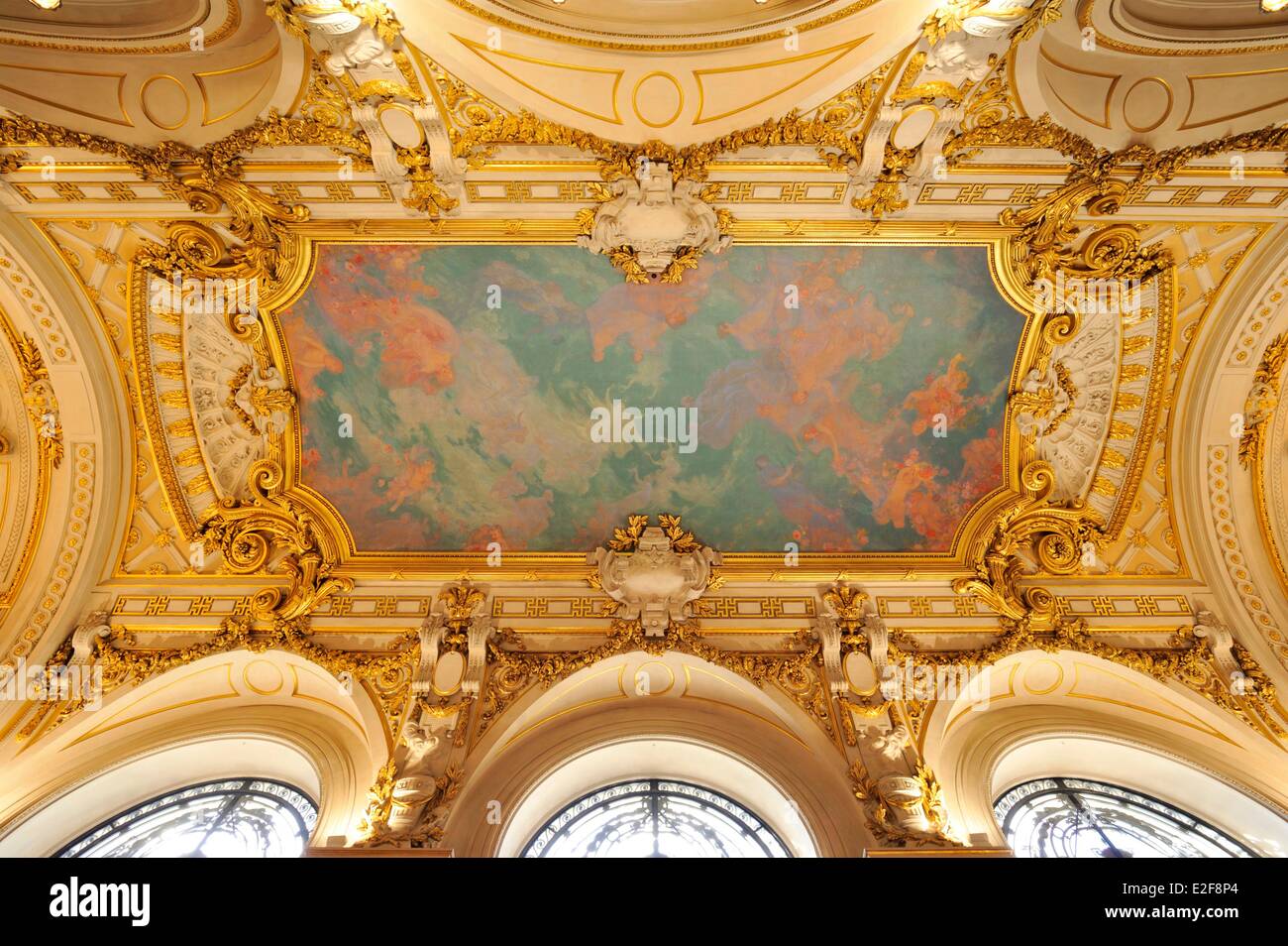France, Nord, Lille, Opéra de Lille, l'accueil, au plafond décoré d'une peinture Banque D'Images