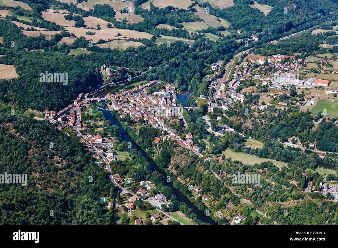 La France, Tarn et Garonne, Laguepie, le village au confluent des rivières Viaur et Aveyron (vue aérienne) Banque D'Images