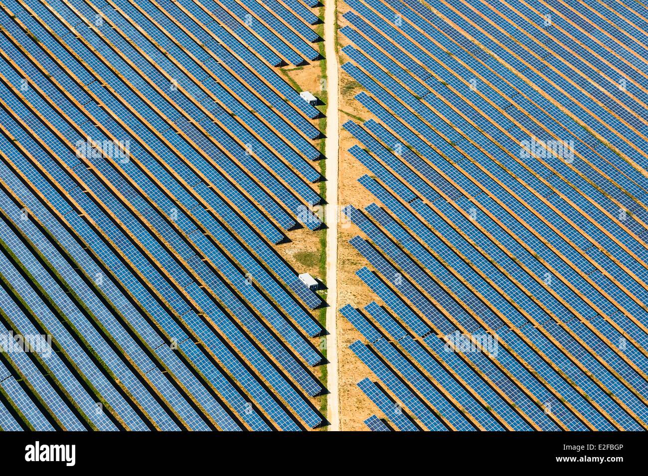 France, Marseille, Saint Leger, centrale solaire photovoltaïque (vue aérienne) Banque D'Images