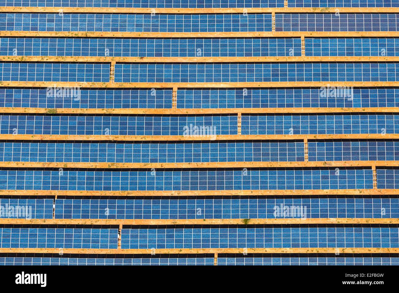 France, Marseille, Saint Leger, centrale solaire photovoltaïque (vue aérienne) Banque D'Images