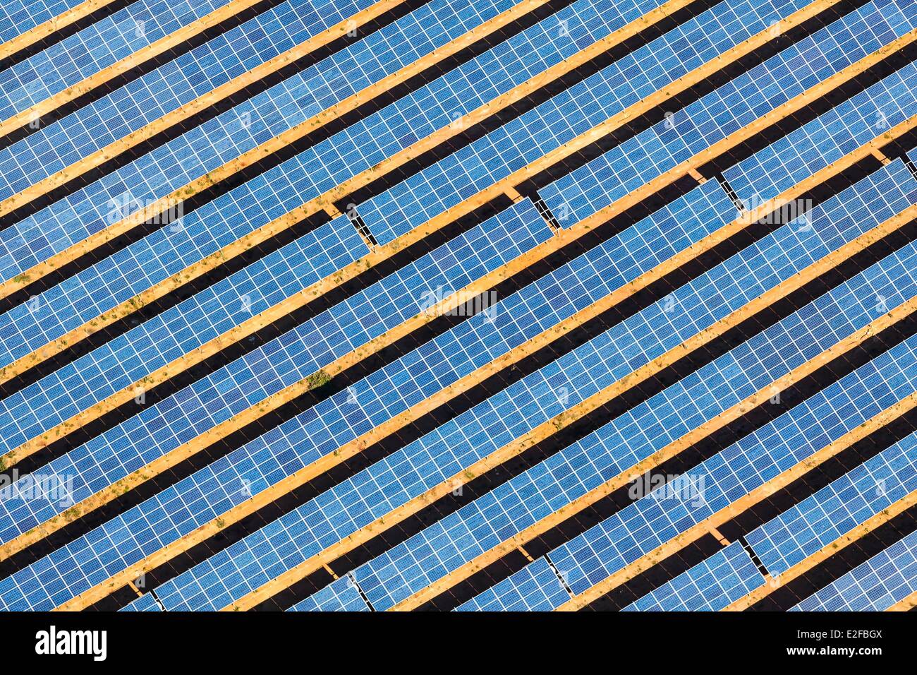 France, Marseille, Saint Leger, centrale solaire photovoltaïque (vue aérienne) Banque D'Images