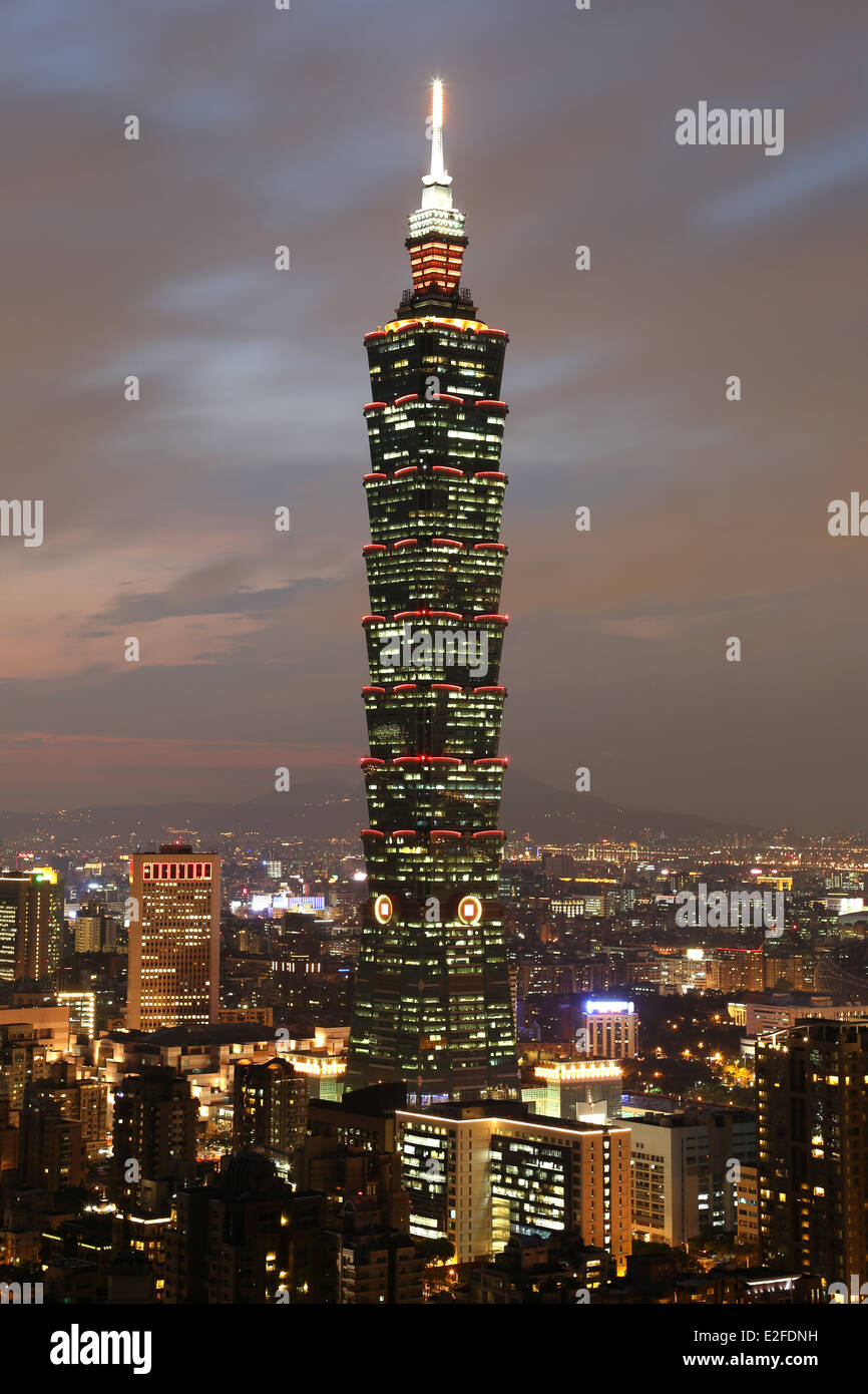 Taipei city skyline et édifices du centre-ville avec des gratte-ciel Taipei 101 Banque D'Images