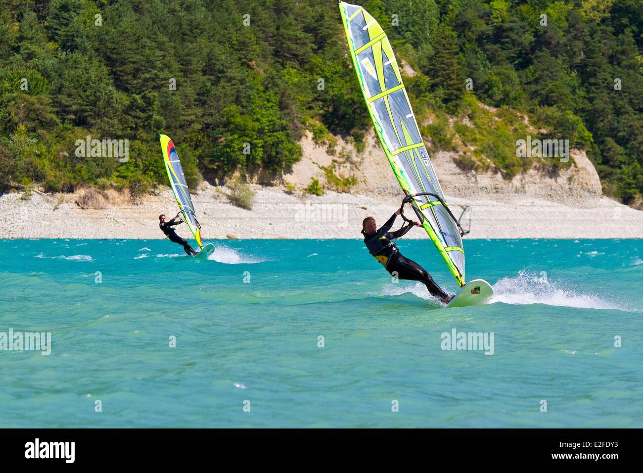 France, Isère, planche à voile sur le Lac Monteynard Photo Stock - Alamy