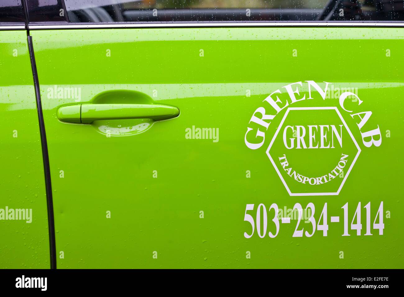 United States, Oregon, Portland, compagnie de taxi cab vert Banque D'Images