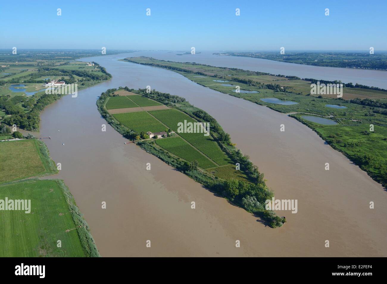 France, Gironde, Margaux, Ile Margaux et l'estuaire de la Gironde (vue aérienne) Banque D'Images
