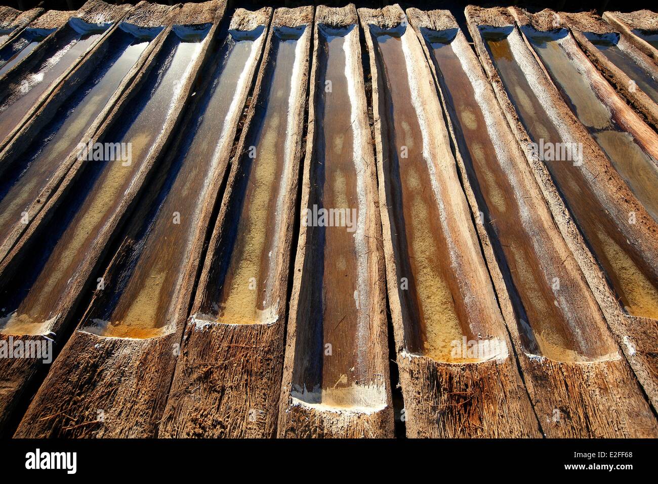 L'INDONÉSIE, Bali, Lombok, la Côte Est, la production de sel Banque D'Images