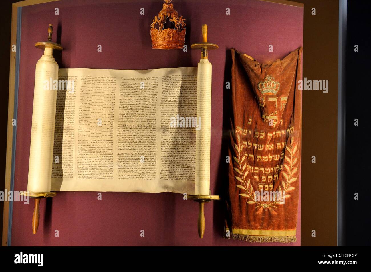 France Bas Rhin Bouxwiller Musée Alsacien juif dans l'ancienne synagogue et de la Torah (la fine couche de Mendele alsacien) que Banque D'Images France Bas Rhin Bouxwiller Musée Alsacien juif dans l'ancienne synagogue et de la Torah (la fine couche de Mendele alsacien) que Banque D'Images