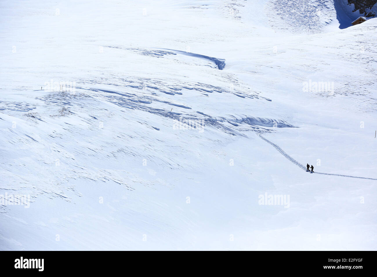 France Hautes Alpes Parc Naturel Régional du Queyras Saint Véran raquette au refuge de la Blanche (vue aérienne) Banque D'Images