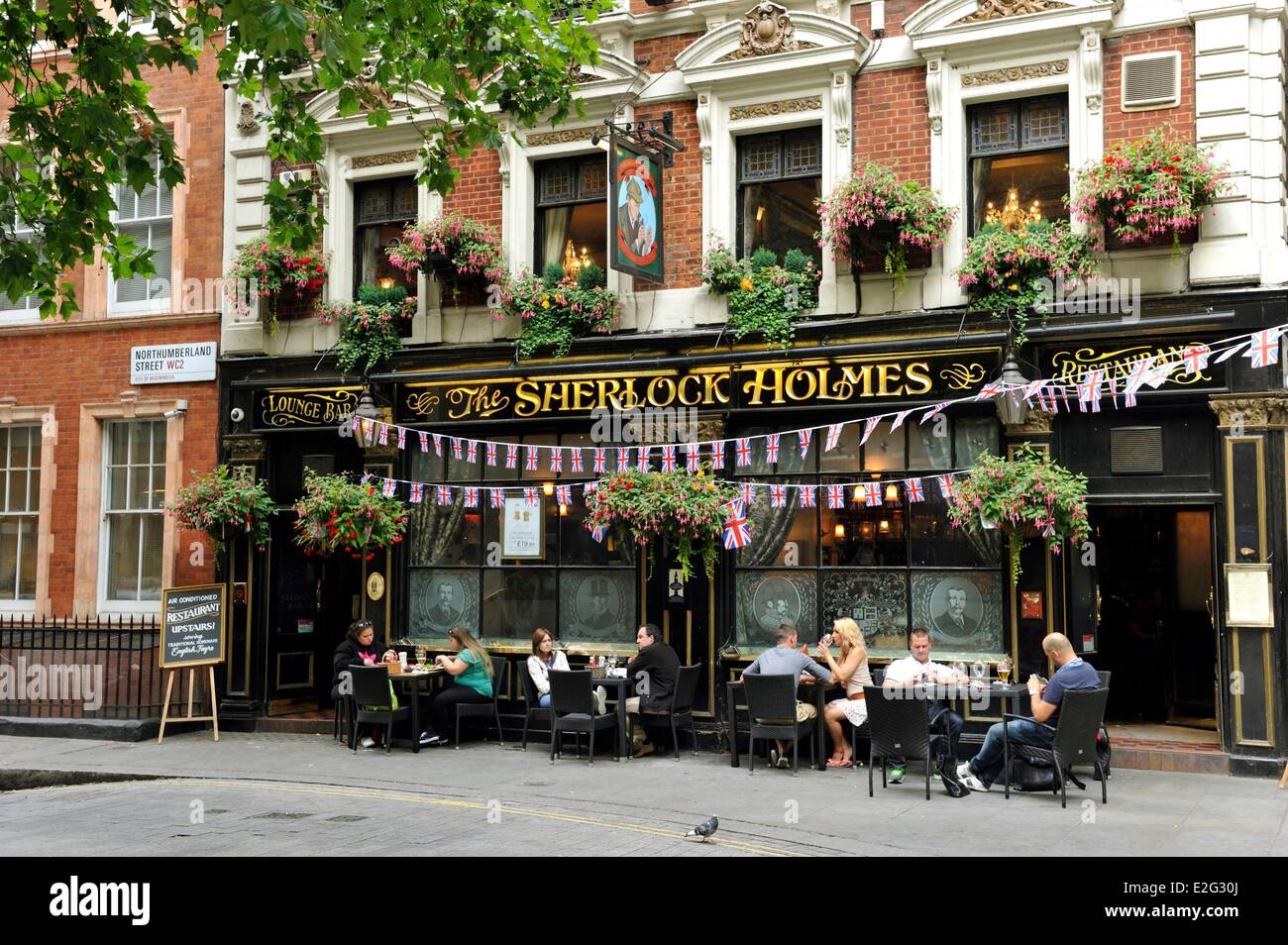 United Kingdom London Northumberland Street pub Sherlock Holmes Banque D'Images