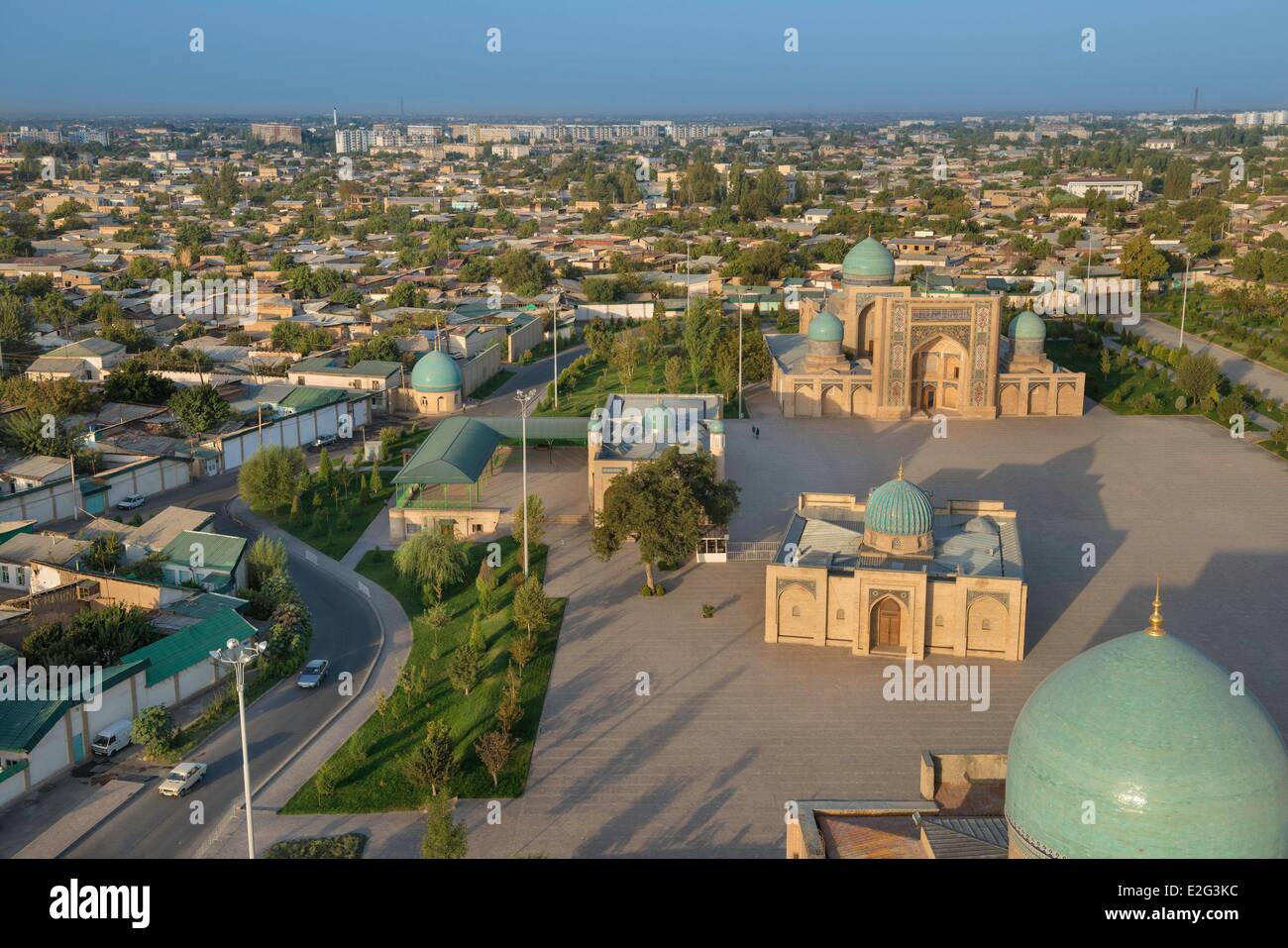 Route de la soie Ouzbékistan Tachkent place Khast-Imam Barak Khan Madrasah Khast-Imam Mosquée et la vue sur la ville vu de l'Khast-Imam Banque D'Images