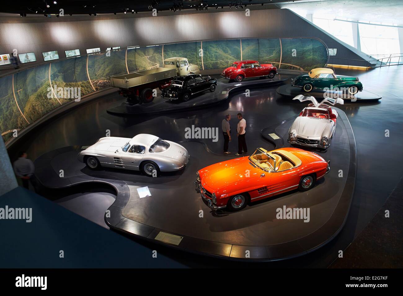 Allemagne Bade Wurtemberg Stuttgart Musée Mercedes Benz miracle d'après-guerre et la diversité Formulaire Banque D'Images Allemagne Bade Wurtemberg Stuttgart Musée Mercedes Benz miracle d'après-guerre et la diversité Formulaire Banque D'Images