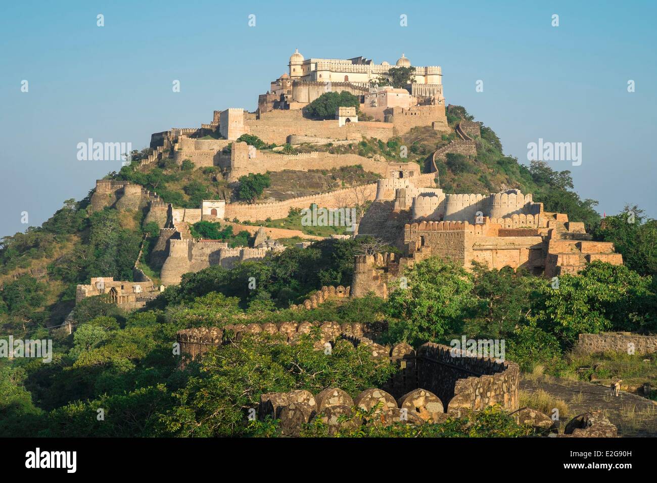 Inde Rajasthan Kumbalgarh Fort dans l'Aravalli construit au 15ème siècle remparts 36km de long Banque D'Images