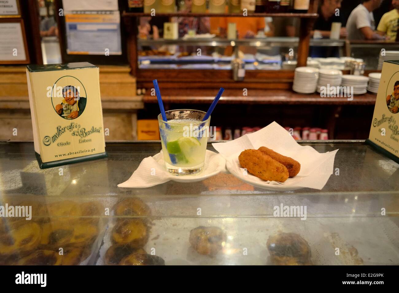 Le quartier du Chiado à Lisbonne Portugal historical café Brasileira rua Garrett caipirinha Banque D'Images