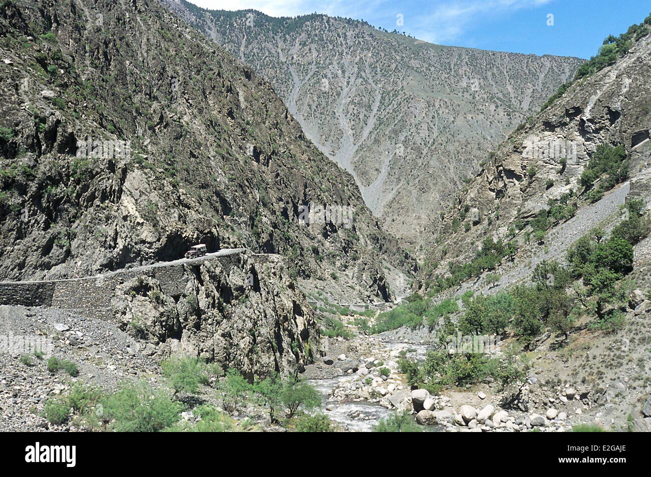 Vallées Kalash Khyber Pakhtunkhwa au Pakistan Bumburet valley Début du sentier qui monte jusqu'à la vallée de Bumburet après Banque D'Images