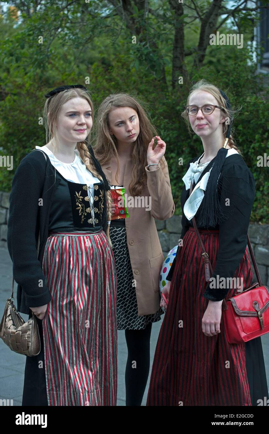 L'Islande Reykjavik costume traditionnel pour la fête nationale Banque D'Images