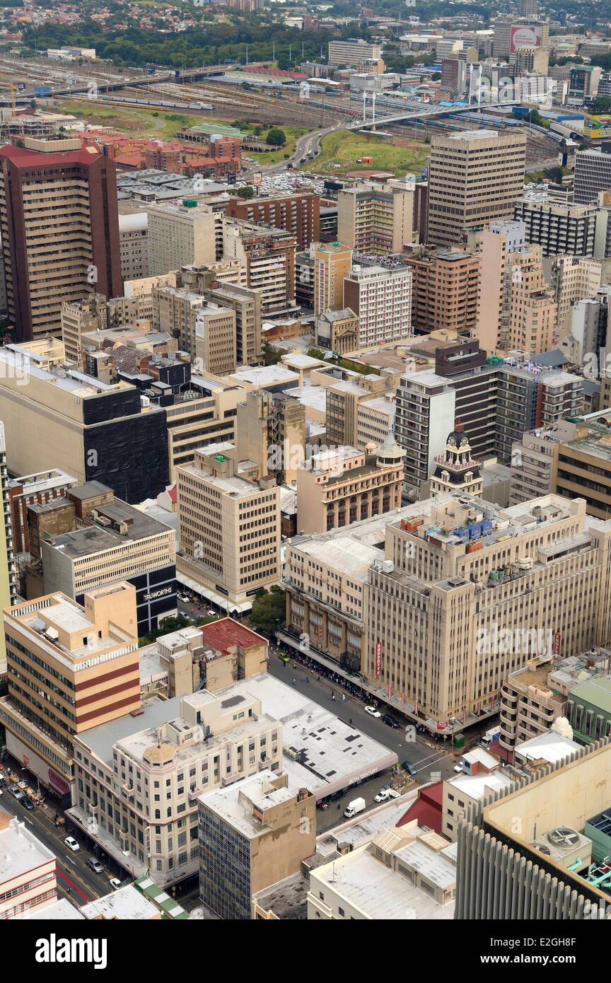 L'Afrique du Sud la province de Gauteng Johannesburg CBD (Central Business District) vue sur le centre-ville Carlton Centre tower Nelson Mandela Bridge en arrière-plan Banque D'Images