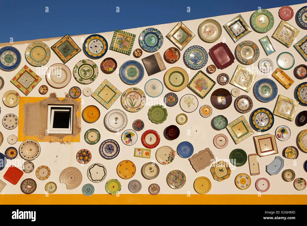 Algarve Portugal Sagres mur extérieur recouvert de plaques en céramique Banque D'Images