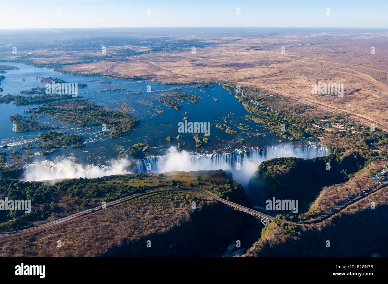 Zimbabwe Département Mosi oa Victoria Falls ou Tunya inscrite au patrimoine mondial de l'UNESCO vol en hélicoptère au-dessus tombe Banque D'Images