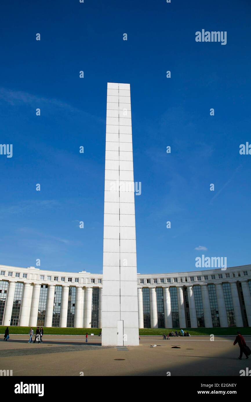 France Val D Oise Cergy Axe Majeur De Travail Monumental Concu Par L Architecte Et Sculpteur Dani Karavan La Tour Belvedere Photo Stock Alamy