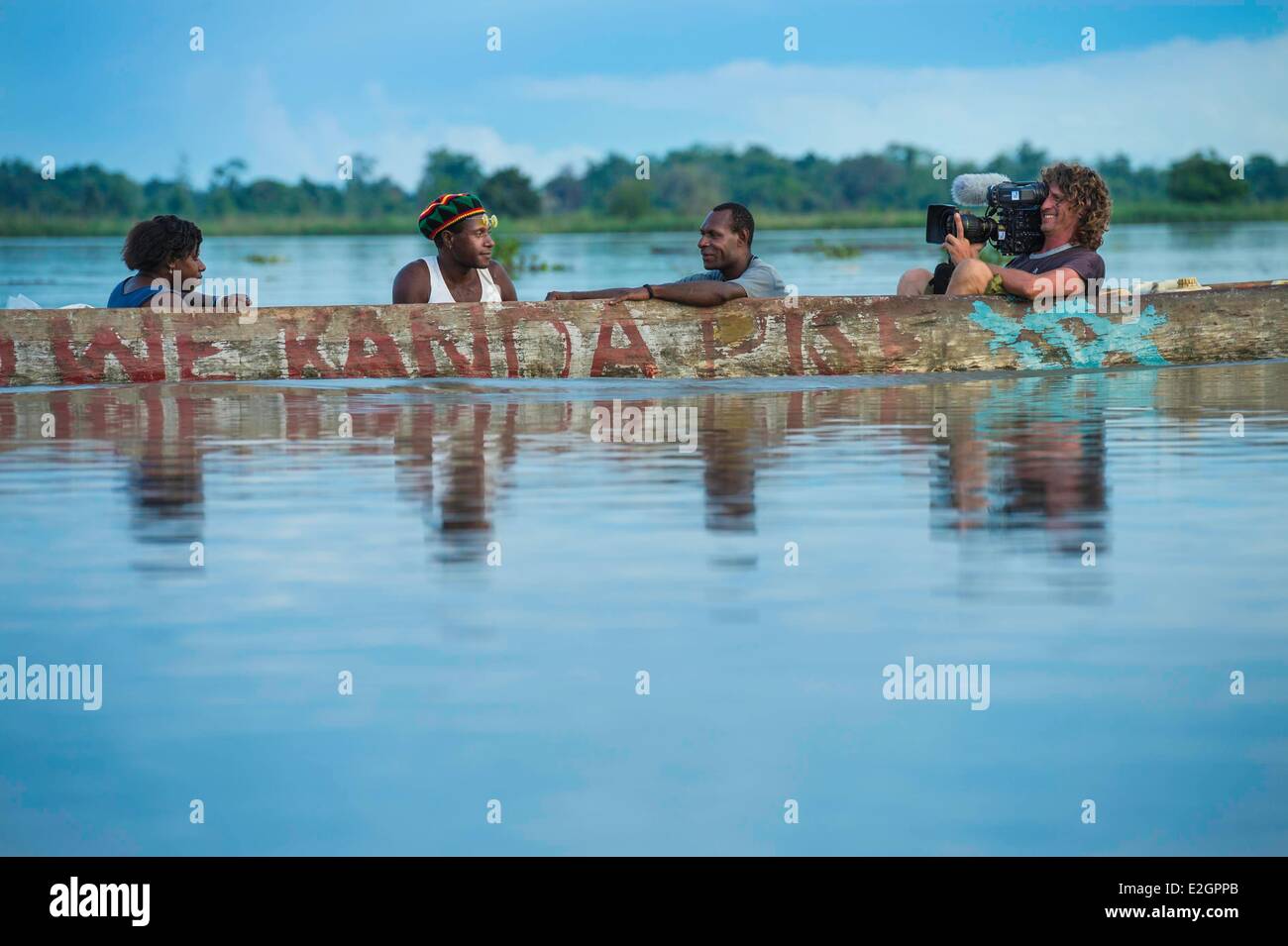 La Papouasie-Nouvelle-Guinée East Sepik province de la région de la rivière Sepik river sur session de tournage Banque D'Images