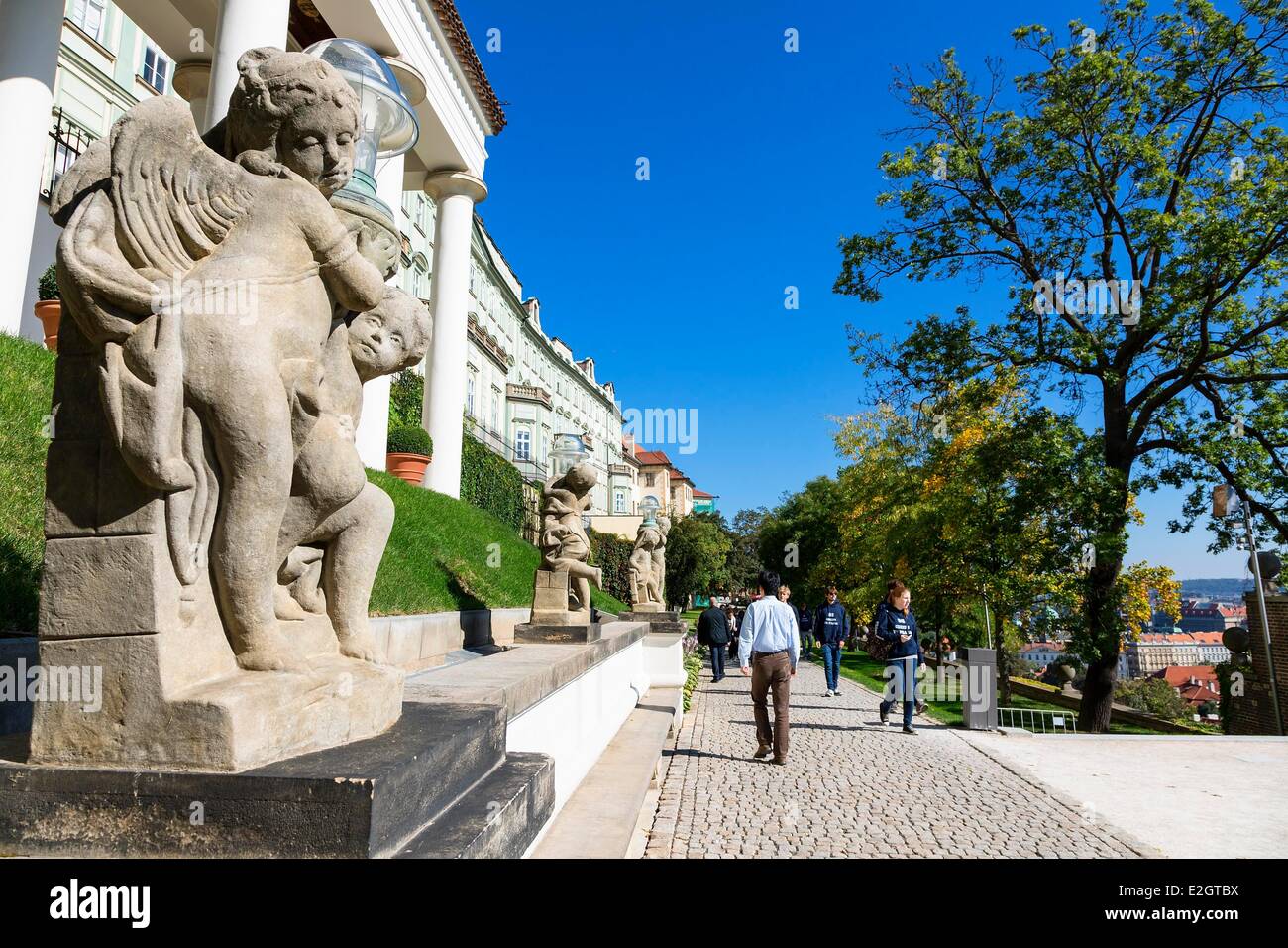 République Tchèque Prague centre historique classé au Patrimoine Mondial par l'UNESCO Jardins du Château le long des remparts Banque D'Images