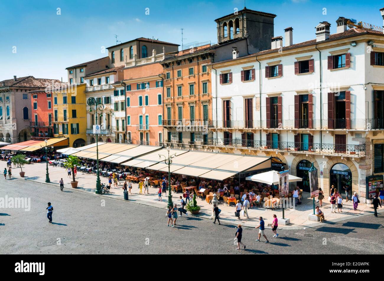 Italie Vénétie Vérone classée au Patrimoine Mondial de l'UNESCO La Piazza Bra Banque D'Images