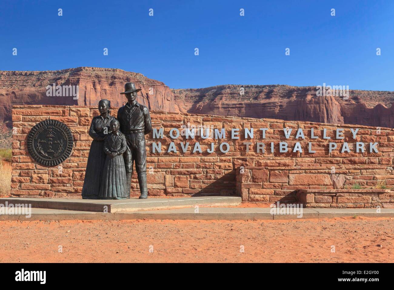 United States Arizona Nation Navajo Indian Reservation Monument Valley Tribal Park sculpture à l'entrée du parc officiel Banque D'Images