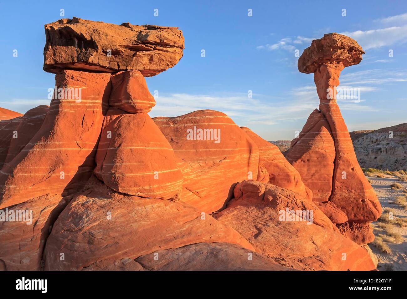 United States Utah Colorado Plateau Grand Staircase-Escalante National Monument près de Kanab formations rocheuses appelées Toadstool Hoodoos au coucher du soleil Banque D'Images