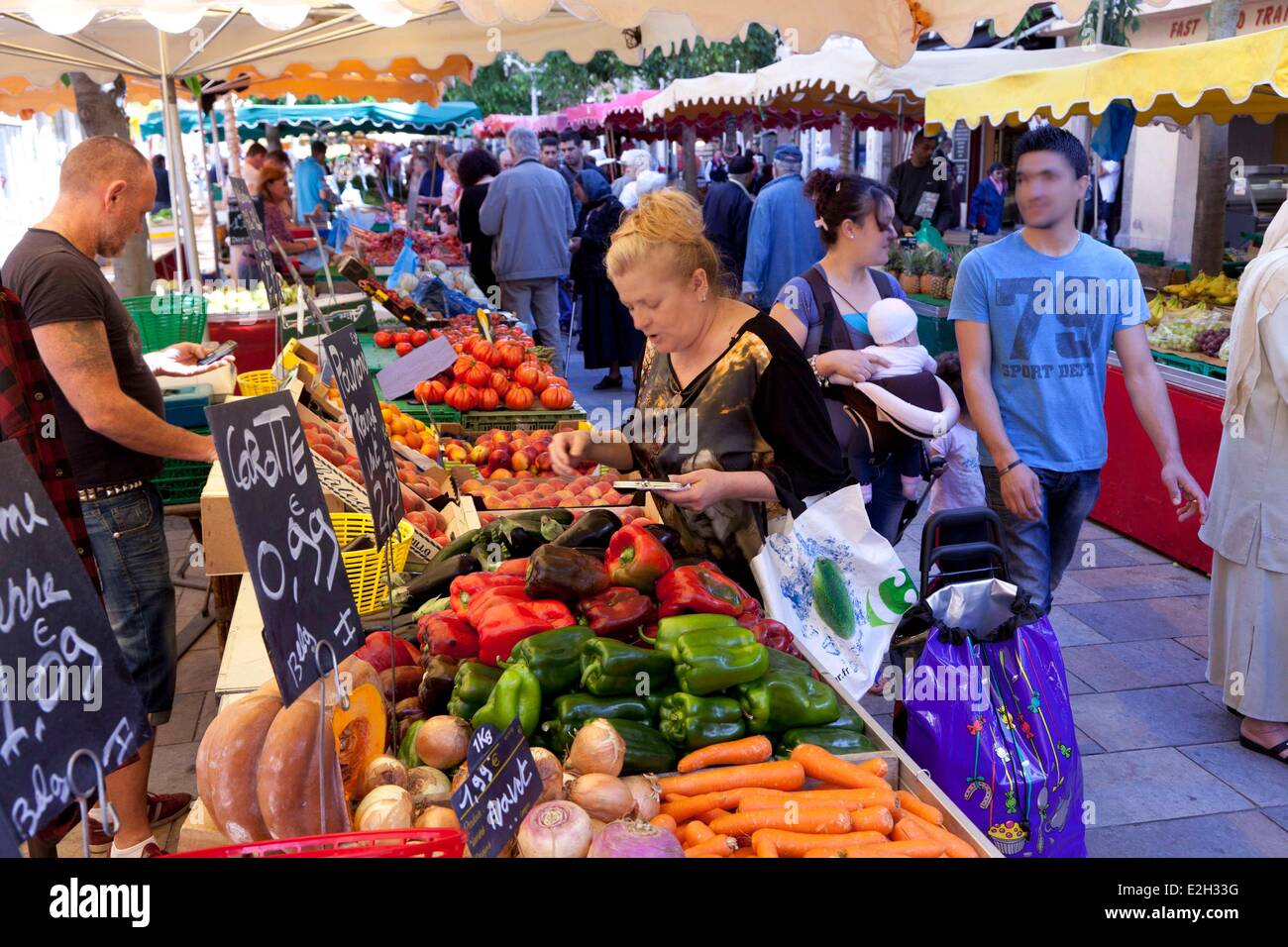 France Var Toulon Cours Lafayette marché de fruits et legume Banque D'Images