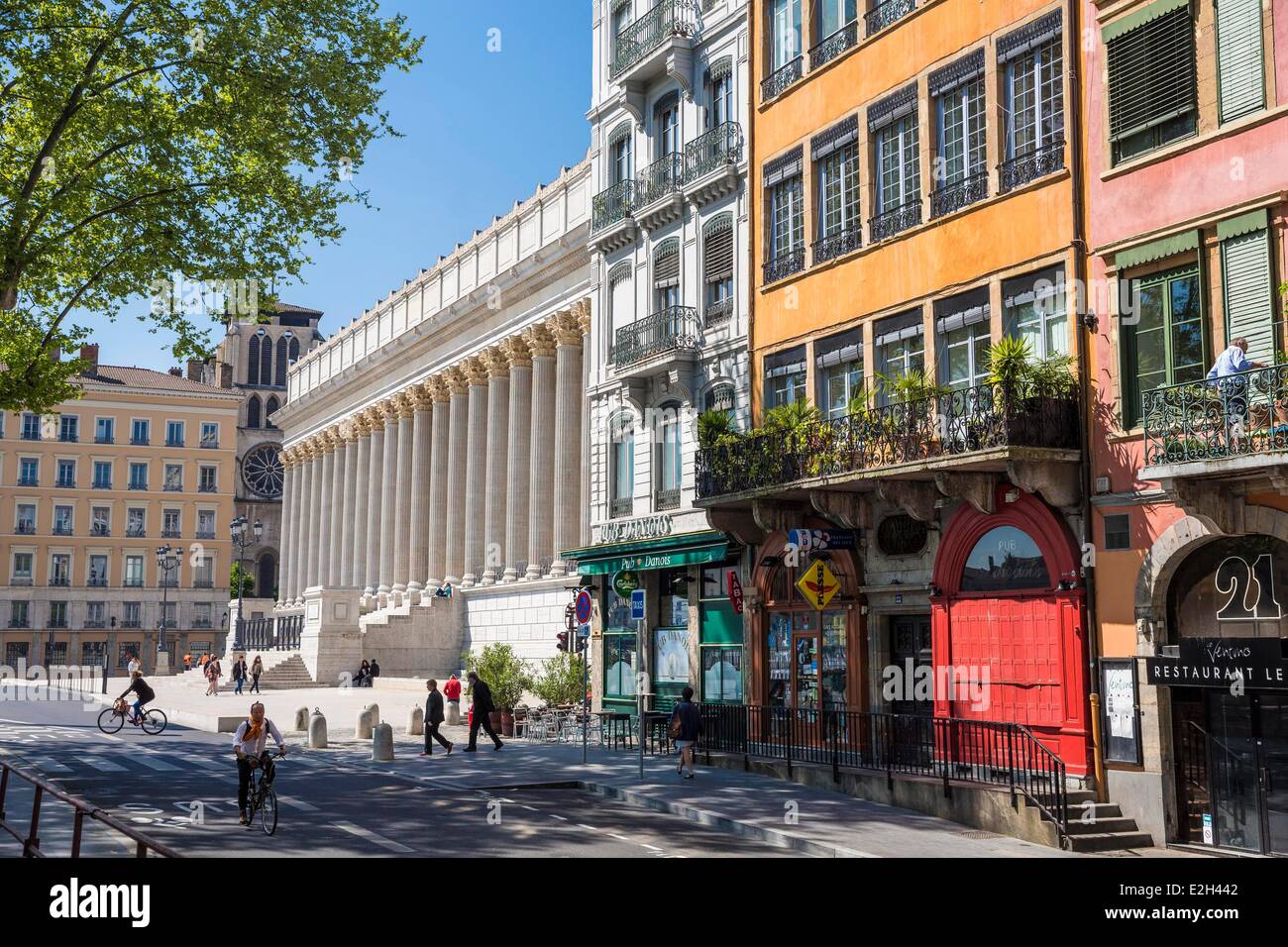 France Rhone Lyon site historique classé au Patrimoine Mondial par l'UNESCO quai Romain Rolland à bord de Saône et le palais de justice Banque D'Images