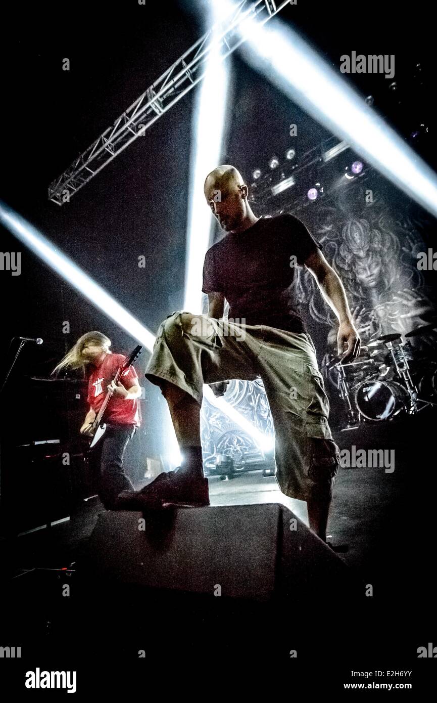 Toronto, Ontario, Canada. 19 Juin, 2014. Chanteur du groupe de metal extrême suédois Meshuggah JENS Kidman joue live sound Academy de Toronto. Crédit : Igor/Vidyashev ZUMAPRESS.com/Alamy Live News Banque D'Images