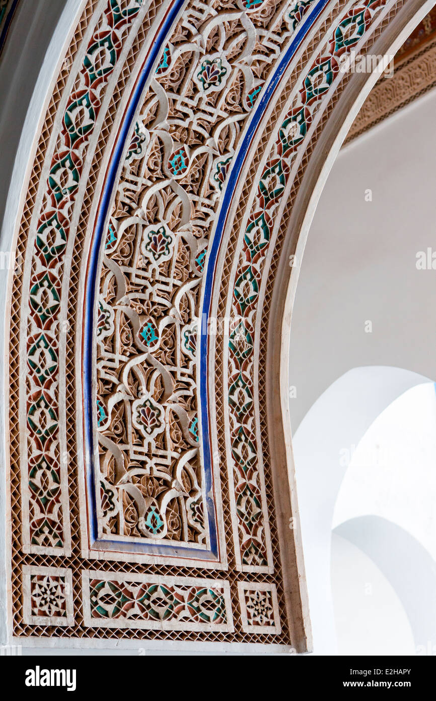 Détail d'un décor de façon complexe à El arch Palais Bahia à Marrakech, Maroc, Afrique du Nord. Banque D'Images