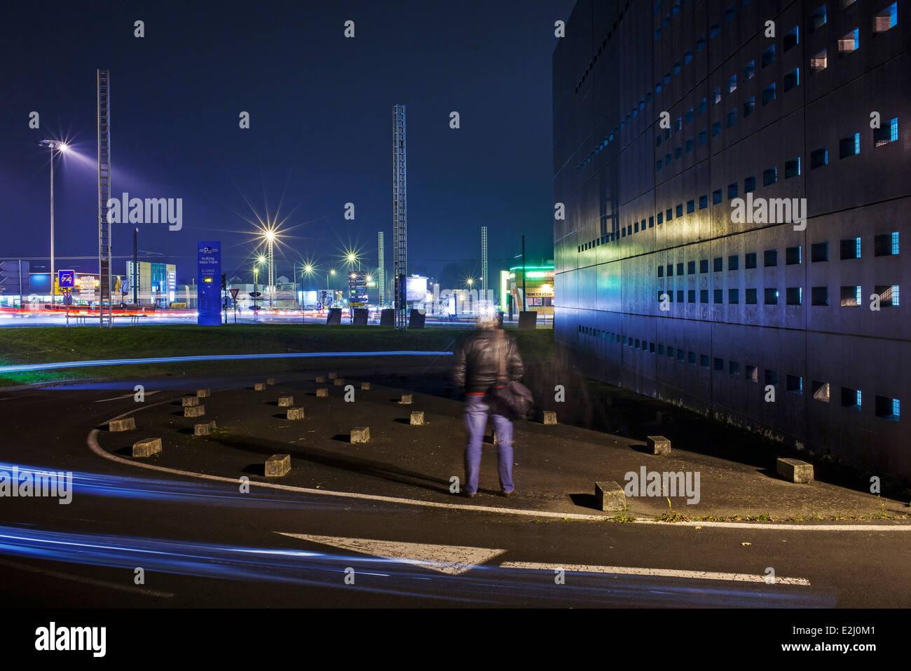 Vue de nuit sur la Porte de Rennes, Nantes, Loire-Atlantique, France Banque D'Images