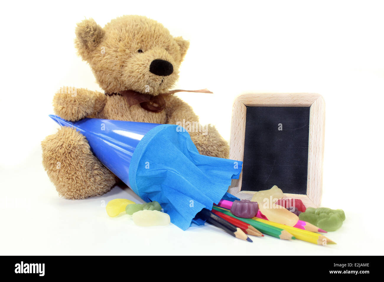 Ours en peluche avec cône et tableau noir de l'école Banque D'Images