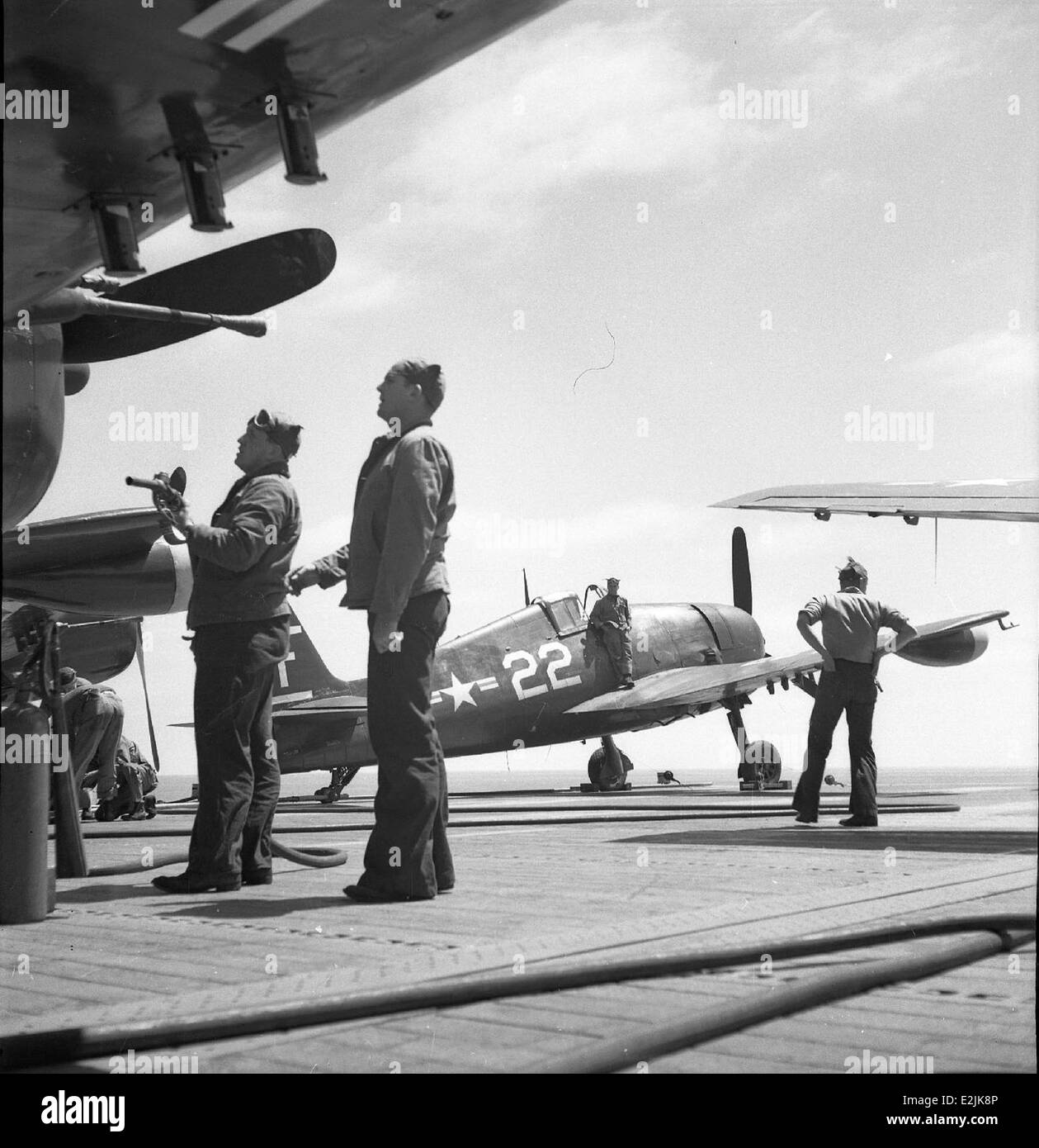 Le Grumman F6F-5N Hellcat était un avion de chasse à porte-avions utilisé par la marine américaine pendant la seconde Guerre mondiale. La variante F6F-5N était équipée d'un radar pour les combats de nuit, améliorant ainsi son efficacité au combat. Banque D'Images