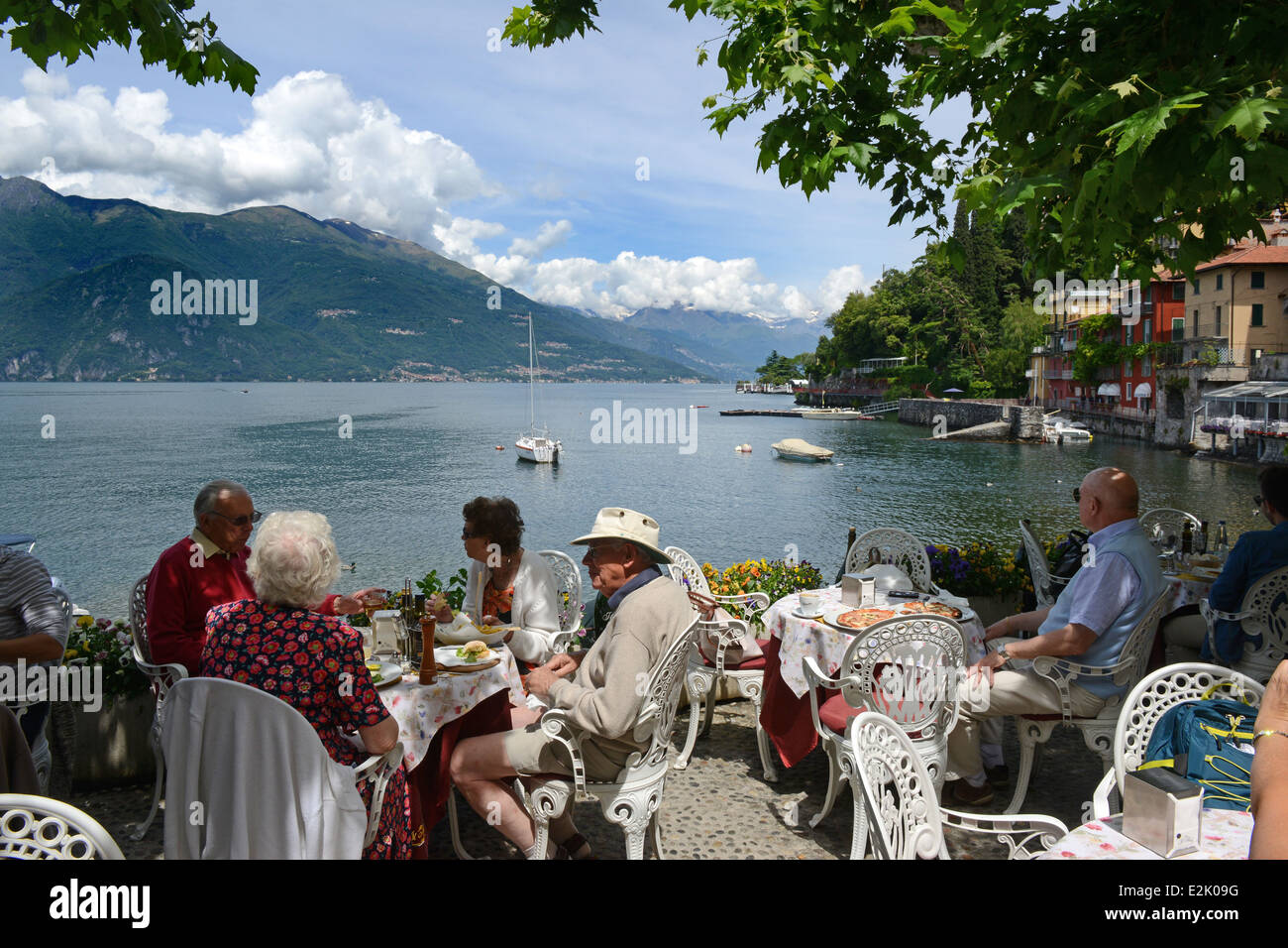 Varenna como restaurant Banque de photographies et d'images à haute  résolution - Alamy