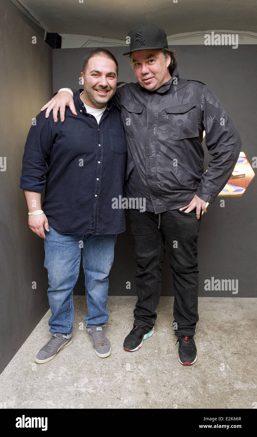 Hikmet Sugoer et Simon Woody Wood à Puma et Sneaker Freaker lancement de  livre à FluxBau à Kreuzberg. Où: Berlin, Allemagne quand: 04 mai 2013 Photo  Stock - Alamy