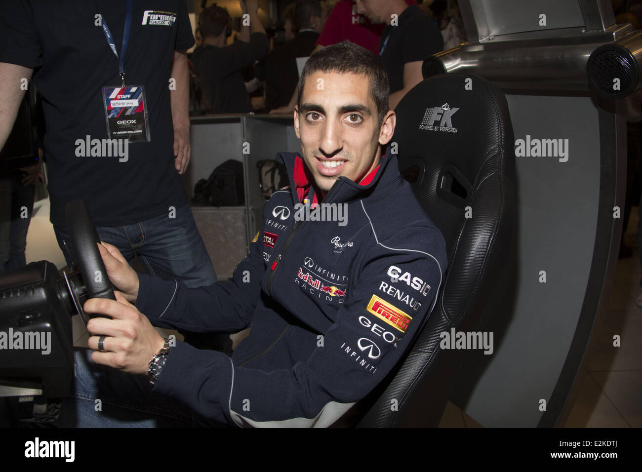 Sébastien Buemi lors de l'accueil à chaussures Geox magasin à Neuen Wall street. Où : Hambourg, Allemagne Quand : 30 mai 2013 Banque D'Images