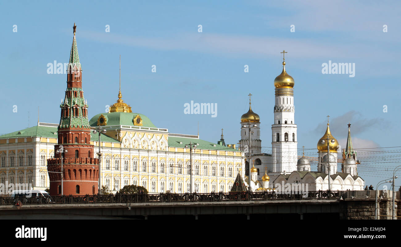 Belle vue depuis le palais du Kremlin de Moscou et clocher Banque D'Images