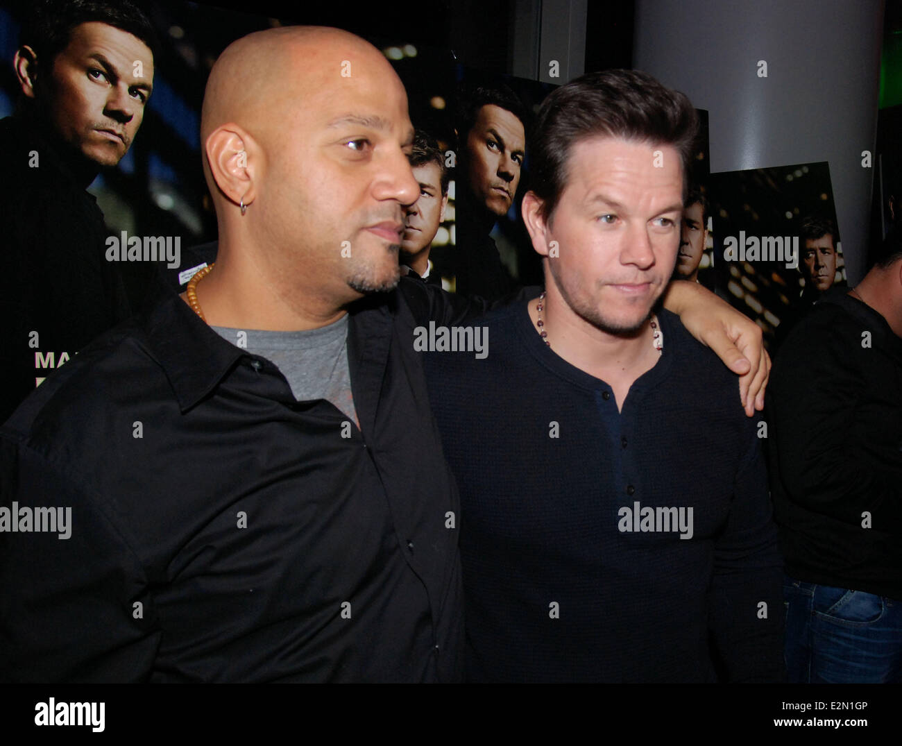 Allen Hughes Directeur et l'acteur Mark Wahlberg assister à une 'Casse' de la ville de Chicago comprend : Allen Hughes,Mark Wahlberg Où : Chicago, Illinois, United States Quand : 06 Jan 2013 Banque D'Images