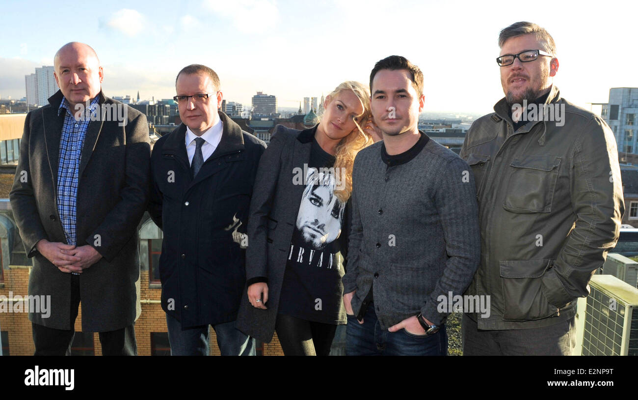 Acteurs assister à un photocall pour nouveau film 'The Wee Man' à Glasgow. Le film dépeint la vie de notorious Glasgow gangland hardman Paul Ferris et raconte l'histoire de sa vie à travailler pour certains du plus célèbre des familles criminelles et sa lutte pour aller tout droit. Avec : Martin Compston,Stephen McCole,Laura McMonagle,Ray Burdis,Paul Ferris Où : Glasgow, Écosse Quand : 15 Jan 2013 Banque D'Images