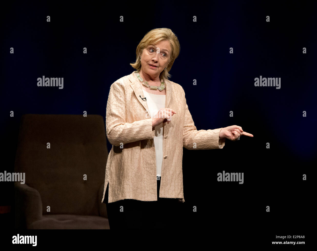 L'ancienne Première Dame, et la secrétaire d'Etat américaine Hillary Clinton parle de ses expériences dans la vie publique au cours d'une tournée. Banque D'Images