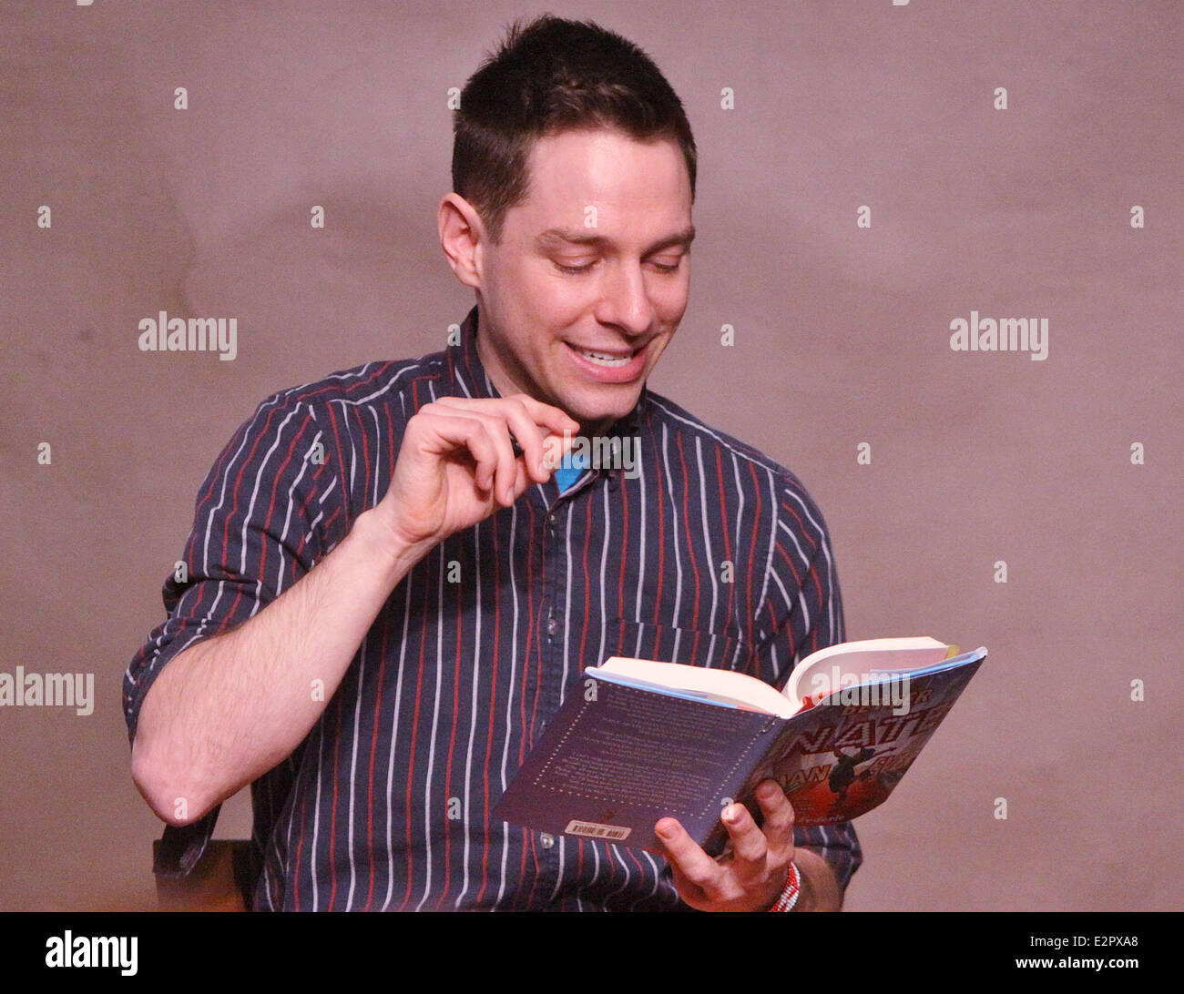 L'apparence en magasin pour "mieux que jamais Nate' par Tim Federle, tenue au Drama Book Shop Avec : Tim Federle Où : New York, NY, United States Quand : 05 Oct 2013 Banque D'Images