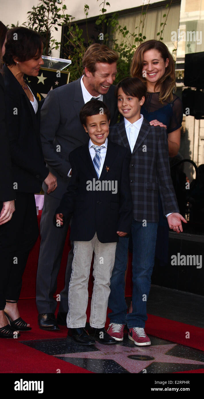 Simon Baker est honoré avec une étoile sur le Hollywood Walk of Fame avec : Simon Baker,Rebecca Rigg,Stella Breeze Baker,Claud Banque D'Images