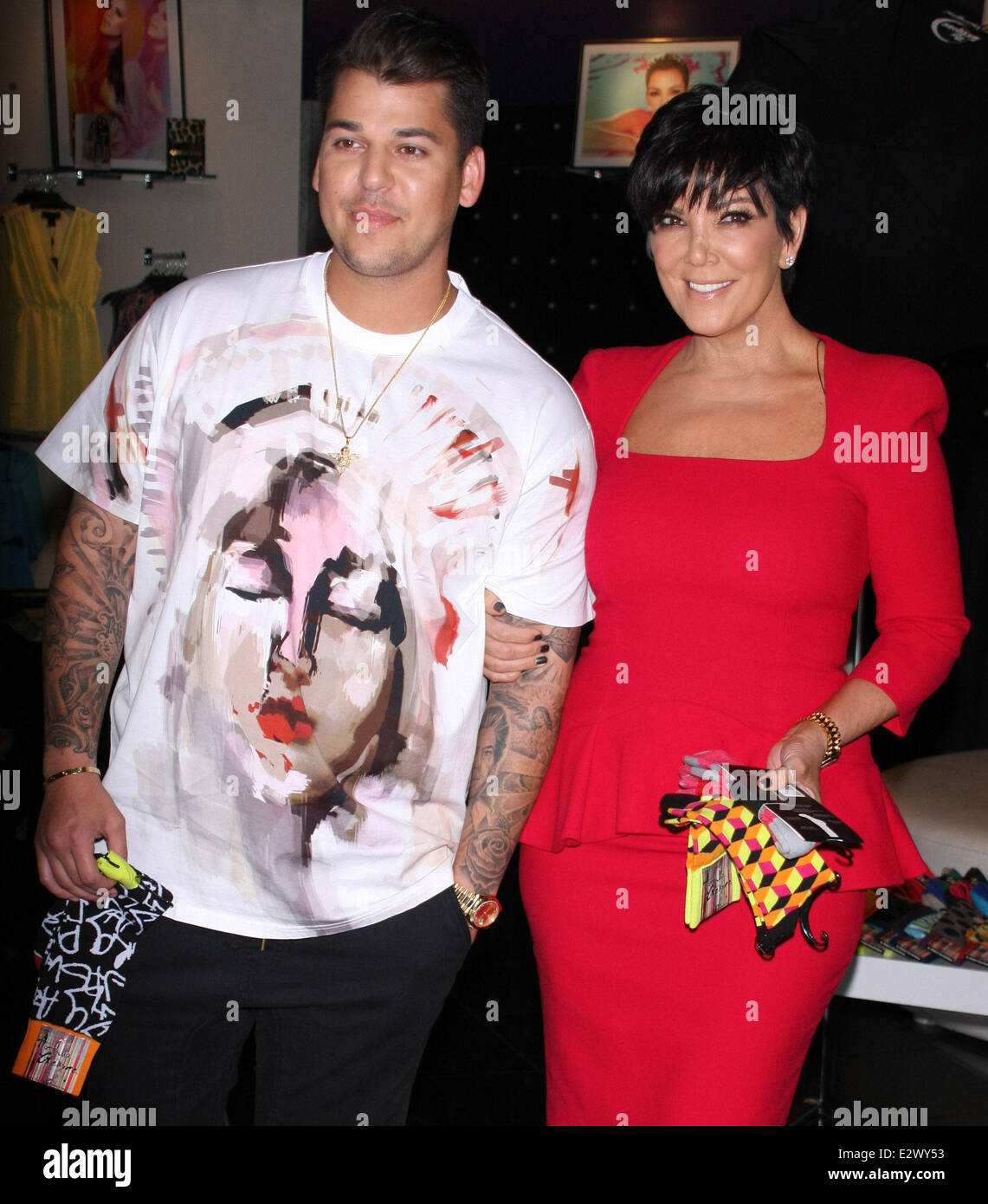 Rob Kardashian et sa mère promouvoir 'Arthur George par Robert Kardashian'  chaussettes à Kardashian Khaos à l'intérieur du Mirage Resort and Casino  comprend : Rob Kardashian, Kris Jenner Où : Las Vegas,