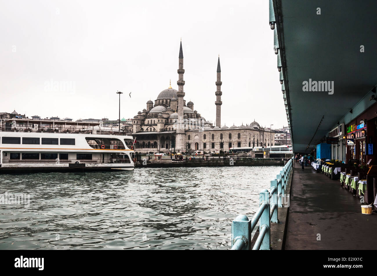 Vue de la mosquée dans la partie asiatique d'Istanbul, Turquie Banque D'Images