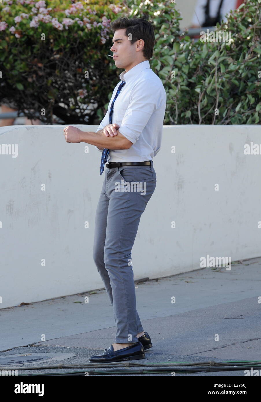 Zac Efron acteur pantalon skinny sport sur l'ensemble de "Townies" en  tournage à Los Angeles avec Dave Franco co star et producteur Seth Rogen  qui fait également partie de la distribution. Avec :