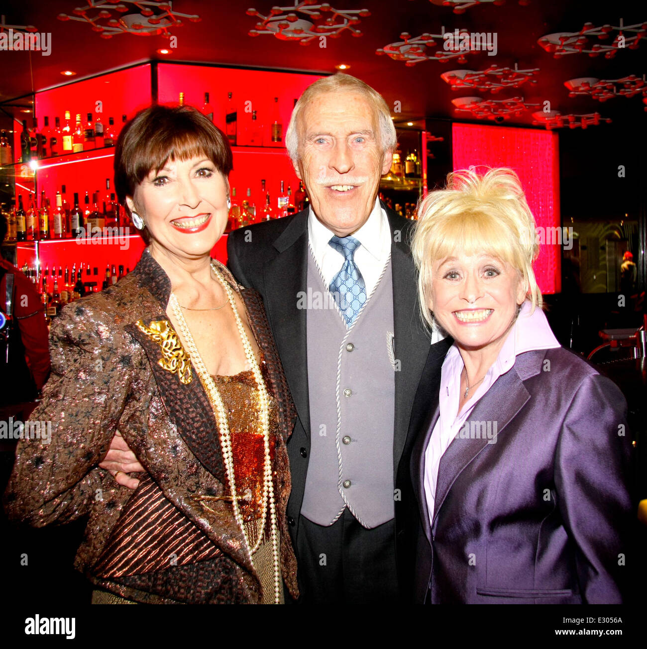 30 ans réunion de l'équipe de l'entretien de la ville à l'Hippodrome de Londres comprend : Anita Harris,Bruce Forsyth,Barbara Windsor Où : London, Royaume-Uni Quand : 18 Avr 2013 Banque D'Images