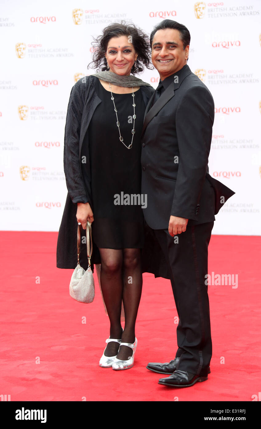 L'Arqiva British Academy Television Awards (BAFTA) 2013 s'est tenue au Royal Festival Hall - Arrivées comprend : Meera Syal Sanjeev Bhaskar,où : London, England, United Kingdom Quand : 12 mai 2013 Banque D'Images
